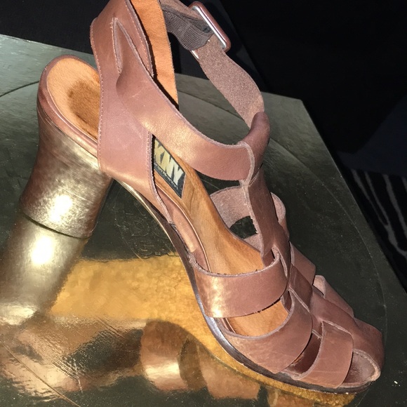 DKNY Woven Leather Sandals - Picture 4 of 8